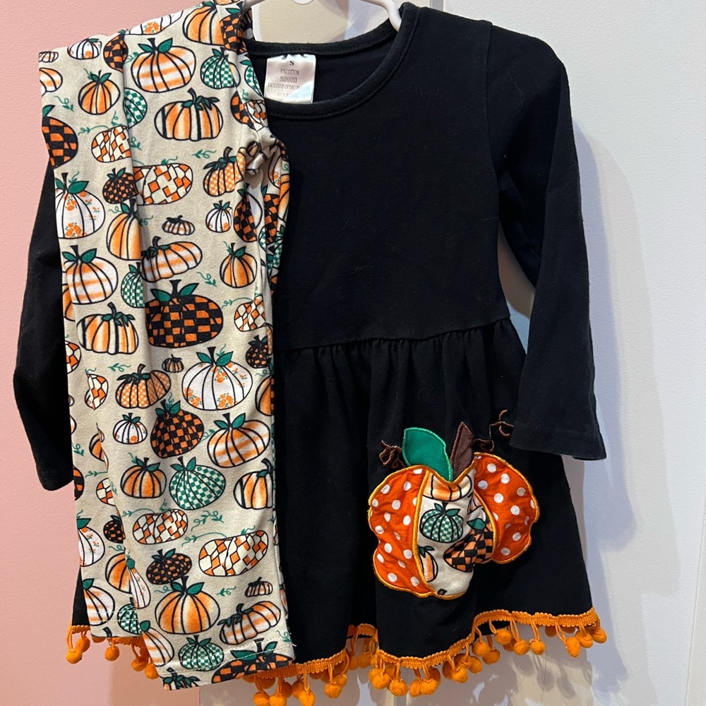 Halloween pumpkin theme outfit.